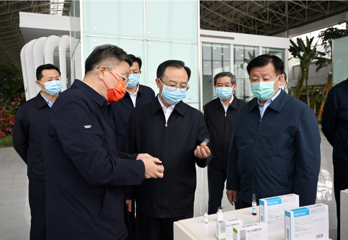 江苏省委书记吴政隆调研pg电子药业：加快推动传统中医药和现代科学相结合，为抗击疫情提供有力武器